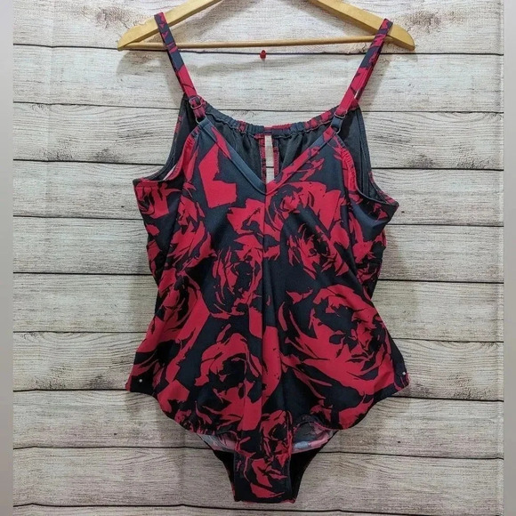 MagicSuit One Piece Swimsuit Size 20W Tummy Control Ruched Swimdress Gray Red - Picture 7 of 15